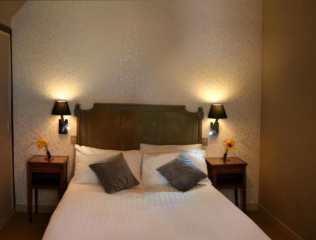 Hotel De Boisgelin Plehedel Экстерьер фото