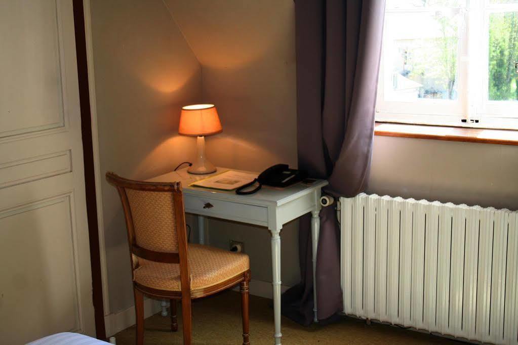 Hotel De Boisgelin Plehedel Экстерьер фото